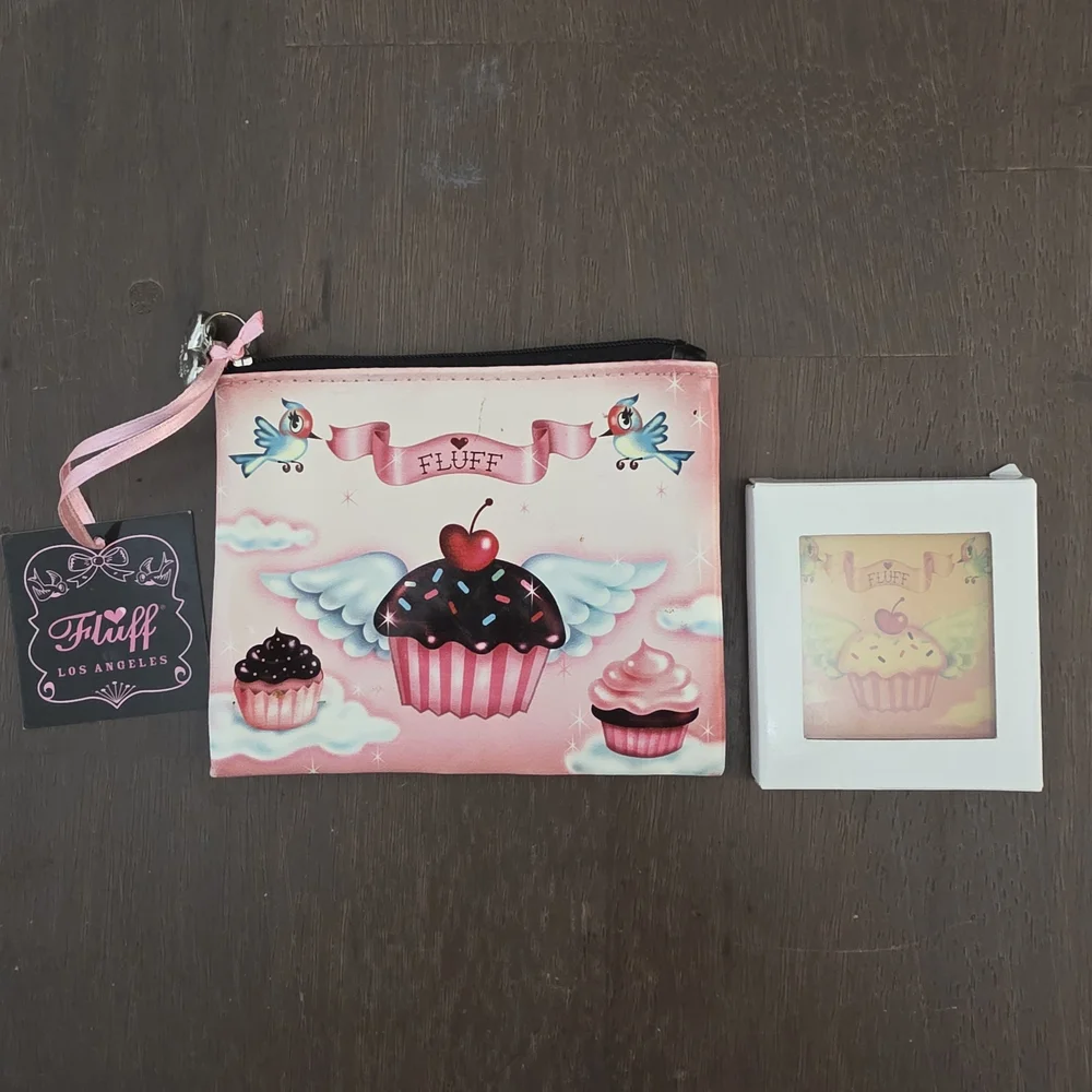 Fluff Los Angeles Cupcake Pouch + Compact Mirror Set - Picture 1 of 4